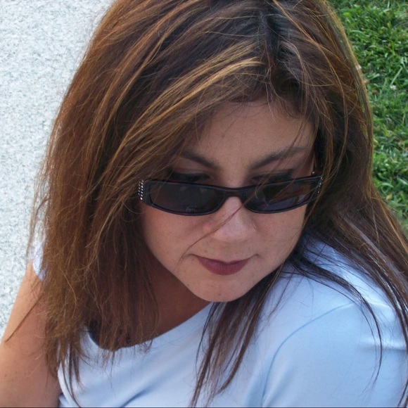 Meet your Posher, Jeniffer - Picture 1 of 1